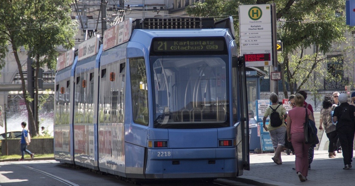 Weihnachten und Silvester UBahn, Bus und TramFahrplan münchen.tv