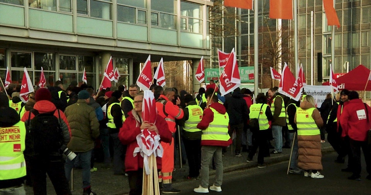 Mega-Streik – Im öffentlichen Verkehr Geht Am Kommenden Montag Nichts ...