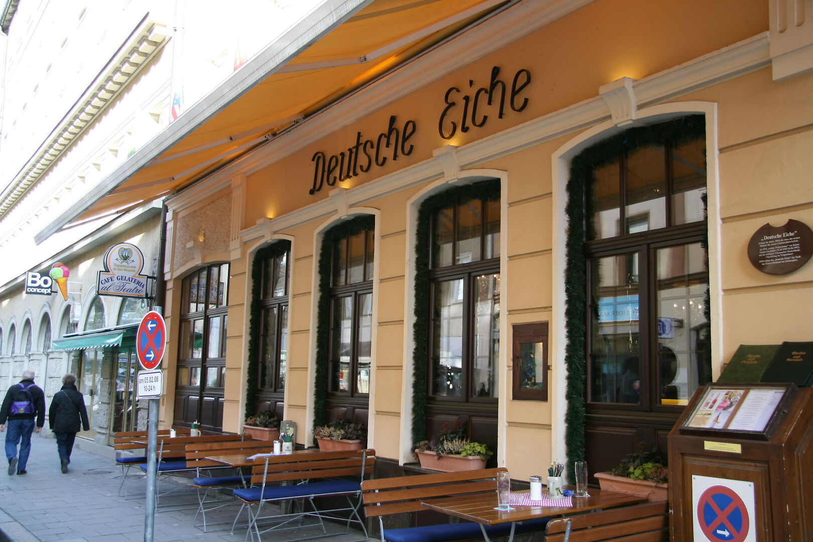 Schnitzel on top, darkroom below: the Deutsche Eiche