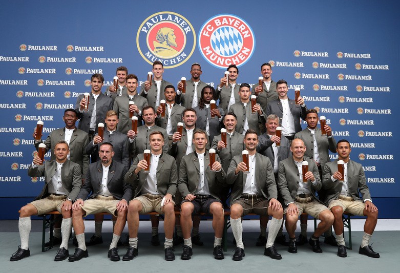 Bereit Fur Die Wiesn Lederhosen Shooting Mit Den Stars Des Fc Bayern Munchen Munchen Tv